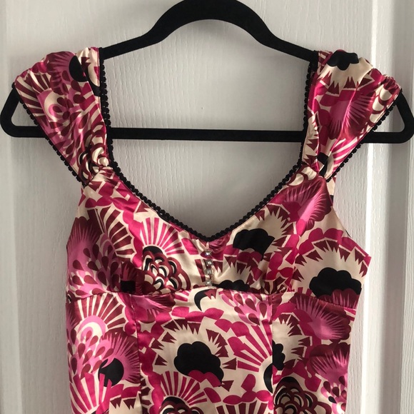 Printed pink satin dress - Picture 2 of 6